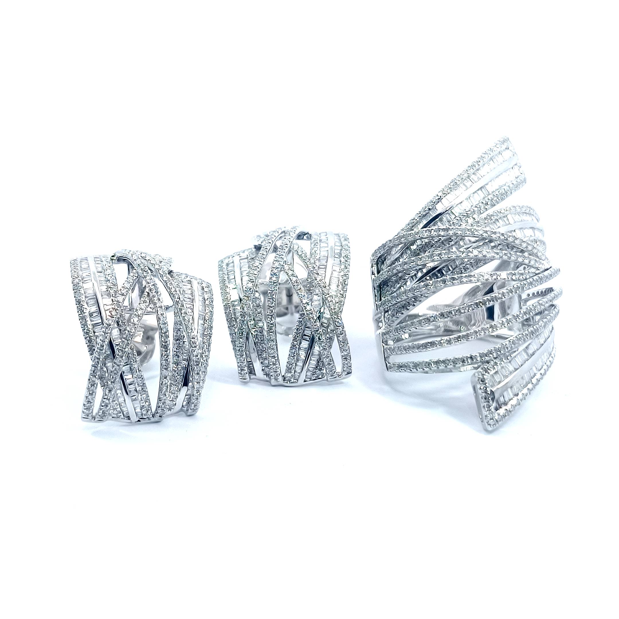 https://d18d28z96ktkch.cloudfront.net/web/production/uploads/gallery/products/1037a218-3c2a-4b19-8709-3253f6646deb/Asymmetric Diamond Set.jpg